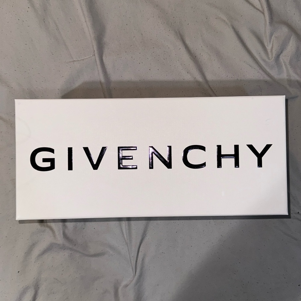 GIVENCHY BOX